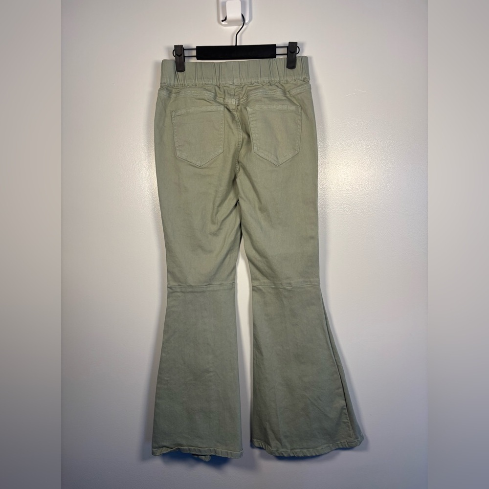 Sidefeel Light green Colored Pants